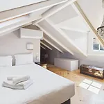 Elegant 3br Townhouse W/ En-suite Baths - Mouraria | By Airnest Hébergement de vacances Lisboa