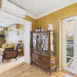 Elegant 3br Townhouse W/ En-suite Baths - Mouraria | By Airnest