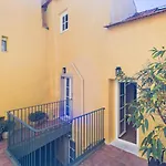 Elegant 3br Townhouse W/ En-suite Baths - Mouraria | By Airnest Hébergement de vacances *