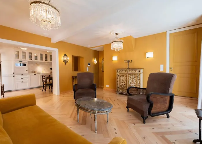 別荘 Elegant 3br Townhouse W/ En-suite Baths - Mouraria | By Airnest