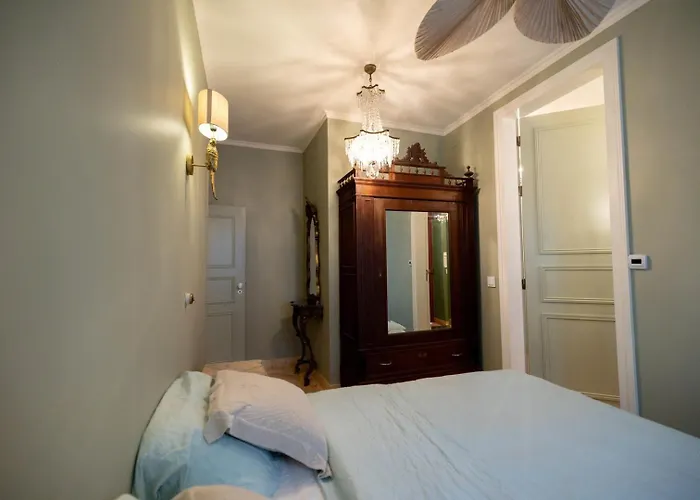 Ferienhaus Elegant 3br Townhouse W/ En-suite Baths - Mouraria | By Airnest *