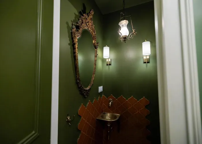 度假居 Elegant 3br Townhouse W/ En-suite Baths - Mouraria | By Airnest Lisboa