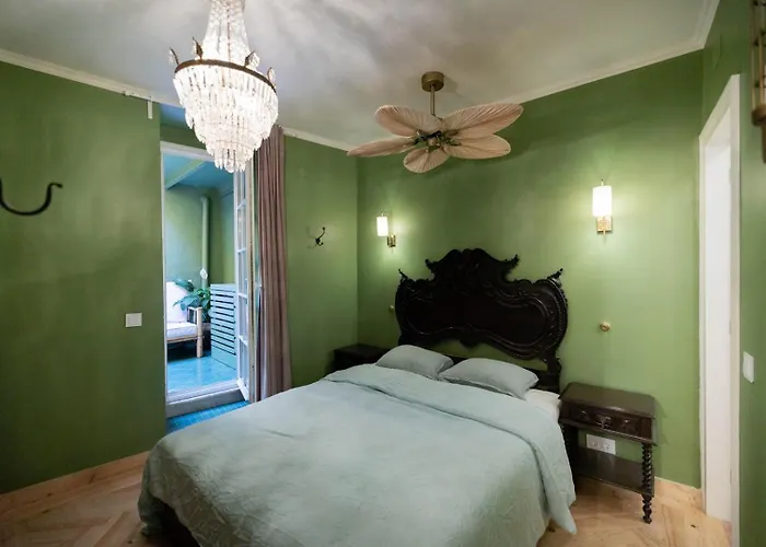Elegant 3br Townhouse W/ En-suite Baths - Mouraria | By Airnest 別荘 リスボン
