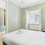 Elegant 3br Townhouse W/ En-suite Baths - Mouraria | By Airnest Lisboa