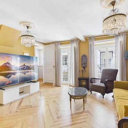 Elegant 3br Townhouse W/ En-suite Baths - Mouraria | By Airnest 펜션