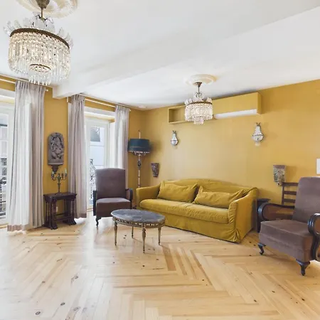 Elegant 3br Townhouse W/ En-suite Baths - Mouraria | By Airnest 펜션