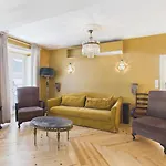 Сasa de vacaciones Elegant 3br Townhouse W/ En-suite Baths - Mouraria | By Airnest *