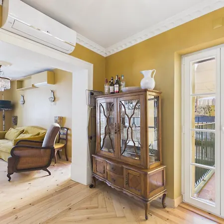 Elegant 3br Townhouse W/ En-suite Baths - Mouraria | By Airnest
