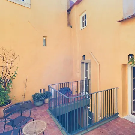 Elegant 3br Townhouse W/ En-suite Baths - Mouraria | By Airnest Lisbona